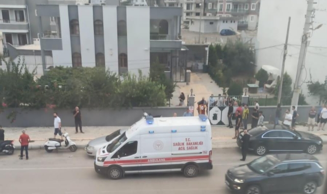 Babasını Öldürüp, Annesini Yaraladı