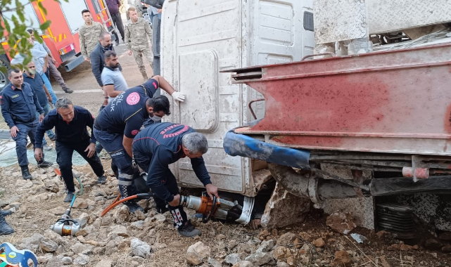 Beton Pompası Şarampole Devrildi