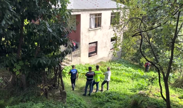 Evinin Bahçesinde Ölü Bulundu