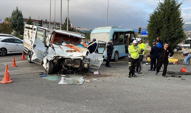 Feci Kaza:11 Yaralı