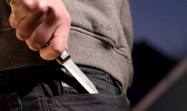 Husumetli Gençler Bıçaklarla Kavga Etti!