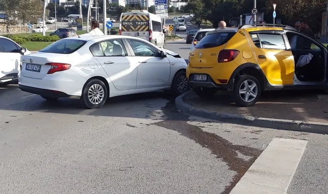 Kavşakta Feci Kaza