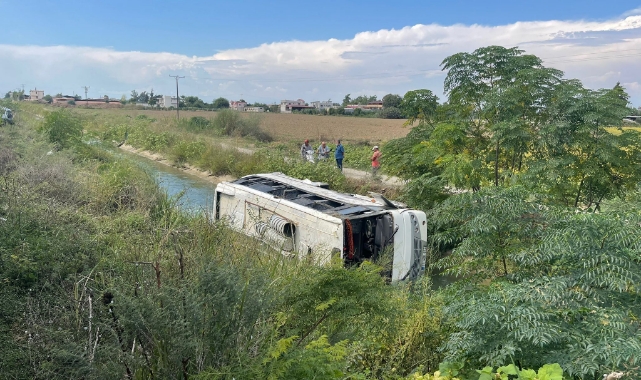 Midibüs Sulama Kanalına Devrildi