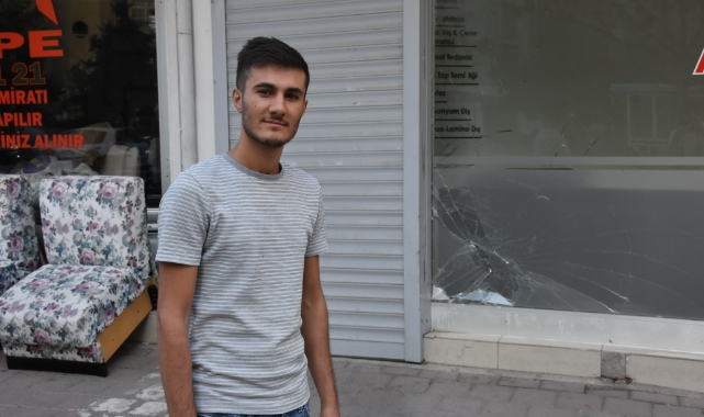 Neredeyse Otomobil Çarpacaktı..