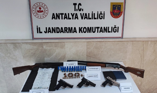 Ruhsatsız Tabanca ve Tüfek Ele Geçirildi