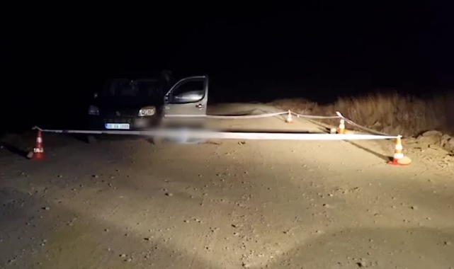 Silahla Öldürülüp Yol Kenarına Atıldı
