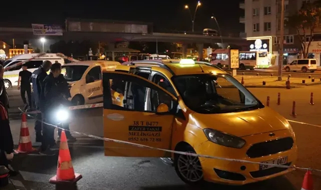 Takside Akılalmaz Olay! Yanlışlıkla Kendini Vurdu