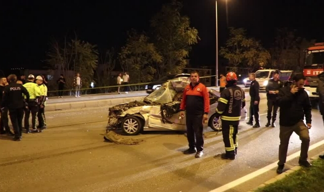 Tıra çarpan otomobilin sürücüsü öldü