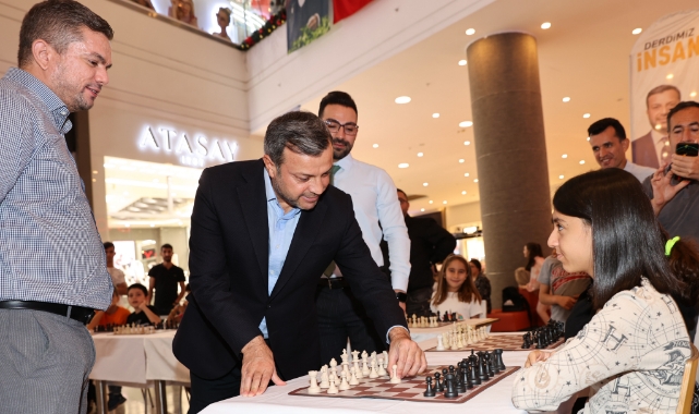 Yüreğir’de Simultane Satranç Gösterisi