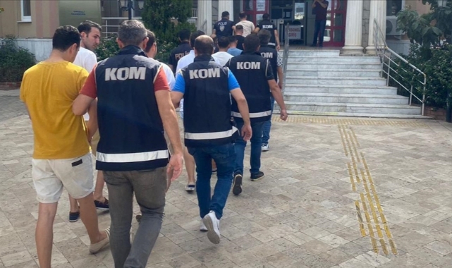 Yurt Dışına Kaçarken Yakalandılar