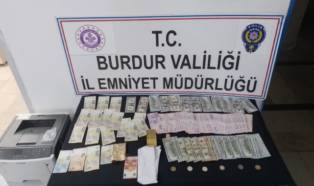 1 milyon 500 bin değerinde döviz ve altın çaldı