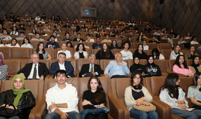 1000 Genç, Büyükşehir Sponsorluğunda ''Atatürk'' Filmini İzledi