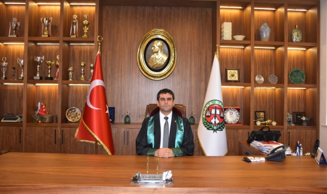 Adana Barosu'ndan Anayasa Mahkemesi'ne Yönelik Suç Duyurusuna Tepki!