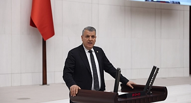 "Adana'da Binlerce Öğrenci Okul Yapılmasını Bekliyor"