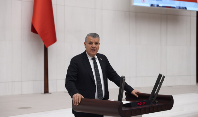 "Adana'da Binlerce Öğrenci Okul Yapılmasını Bekliyor"