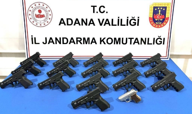Adana'da Ruhsatsız 17 Tabanca ve Av Tüfeği Ele Geçirildi