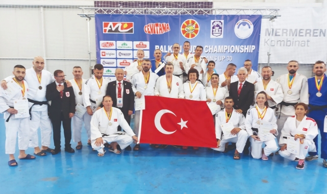 Adanalı Mehmet Ali Yılmaz ve Mervan Baba Balkan Şampiyonu