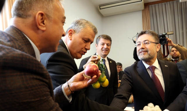 Bakan Yumaklı'ya Pamuk ve Limon Şoku
