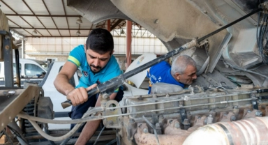 Ceyhan Belediyesi Yerinde Onarıyor, Tamir Ediyor, Üretim Yapıyor