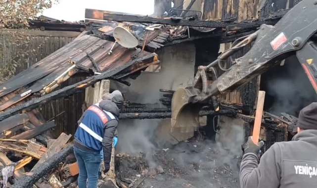 Evde çıkan yangında bir kişi öldü