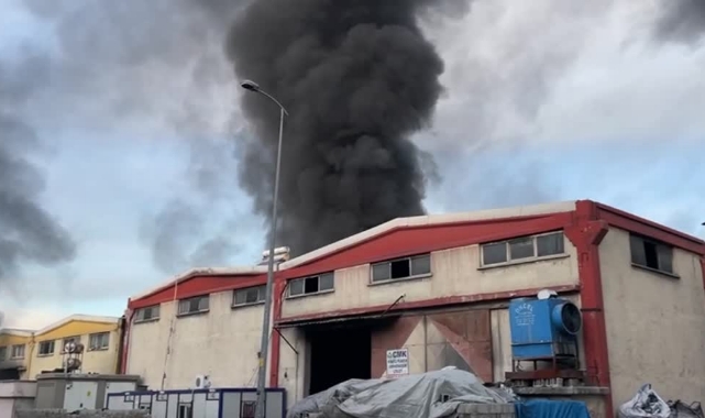 Geri Dönüşüm Fabrikasında Korkutan Yangın