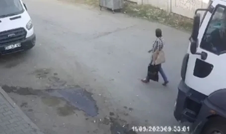 Kamyonun Altında Kaldı