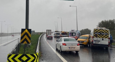 İşçi Servisi Taksiyle Çarpıştı:13 Yaralı