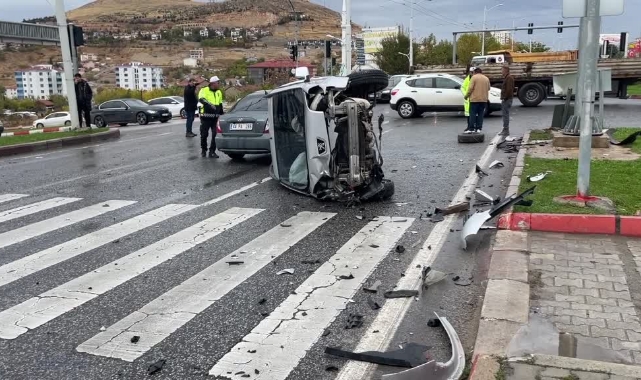 Kaza yapan sürücüden ''kırmızı ışık ihlali'' iddiası