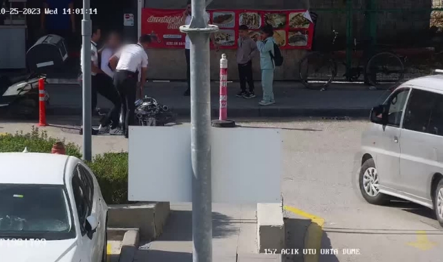 Kız Arkadaşı Gözetledi, Kendisi Çaldı