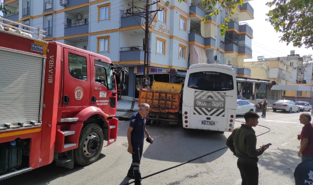 Öğrenci Servisi Kamyonla Çarpıştı