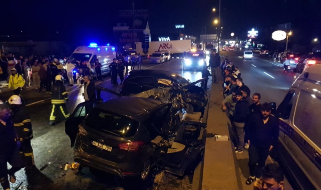 Otomobille Cip Çarpıştı:2 Ölü,10 Yaralı