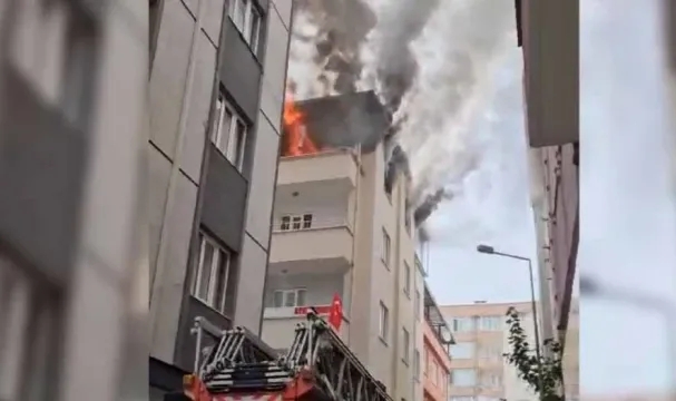 Sinir Krizi Geçiren Madde Bağımlısı Evi Ateşe Verdi