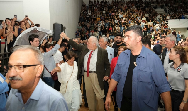 İlber Ortaylı'dan 10 Bin Kişiye "100. Yılda Cumhuriyet" Konferansı