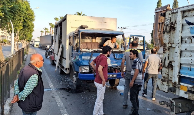 Tıra Arkadan Çarptı