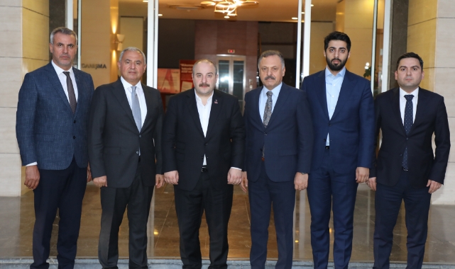 Varank, AOSB’de Sanayicilerle Buluştu