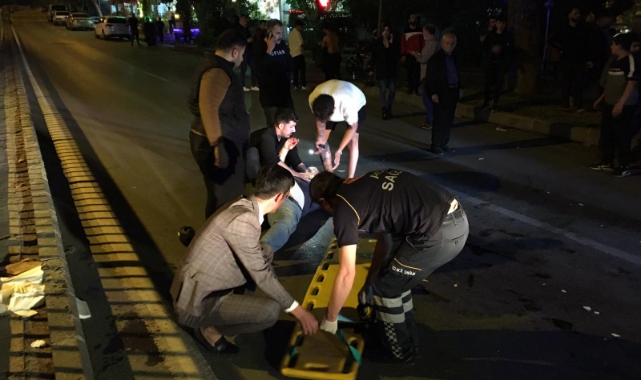 Yolun Karşısına Geçen Baba ve 2 Oğluna Otomobil Çarptı