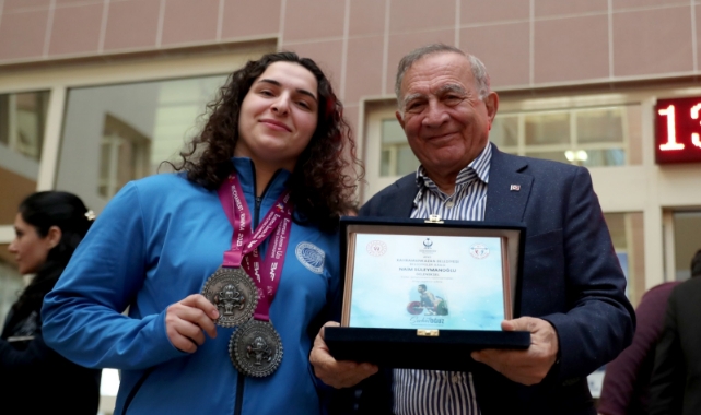 Destek Akay’dan Başarı Sporculardan