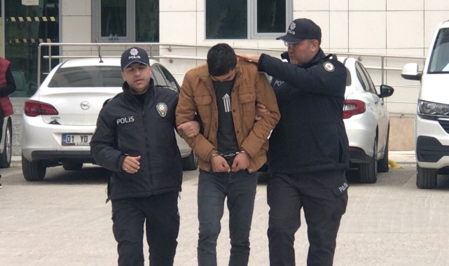 El Yapımı Patlayıcı Düzeneğiyle Polise Teslim Oldu