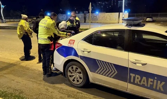 Hem Ehliyetsiz Hem de Alkollü!