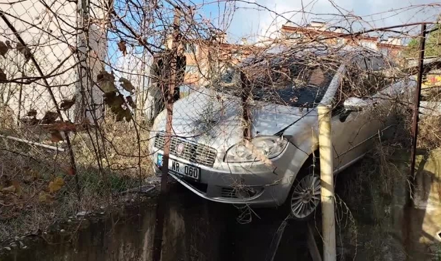 İstinat Duvarında Asılı Kaldı