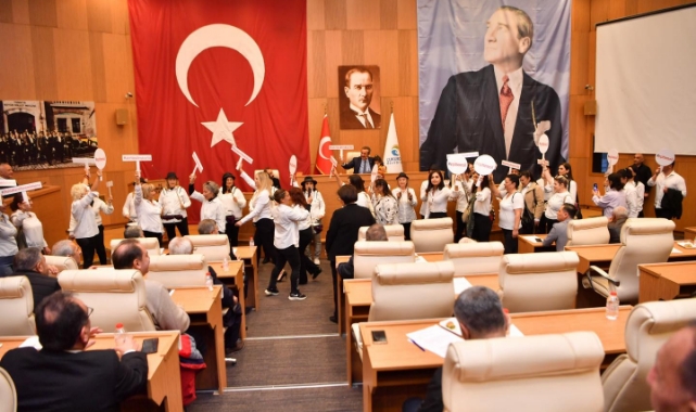 Kadınlar Çukurova Meclisi’ni Bastı!