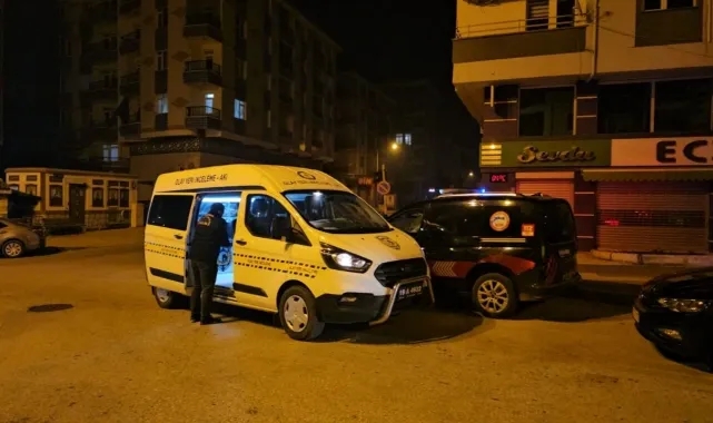 Kafasında İçki Şisesi Kırdılar