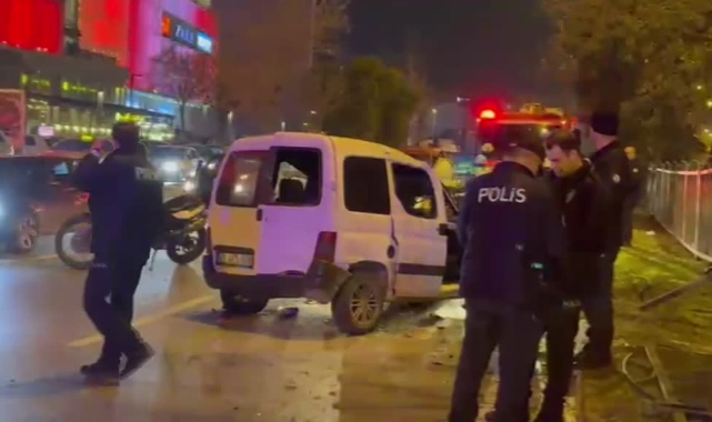 Kontrolden Çıkan Hafif Ticari Araç Karşı Şeride Girdi:1 Yaralı