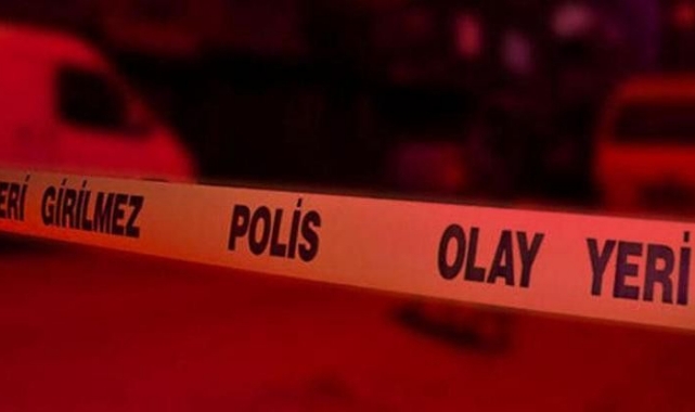 Otomobil Çarptı, Kamyon Üzerinden Geçti
