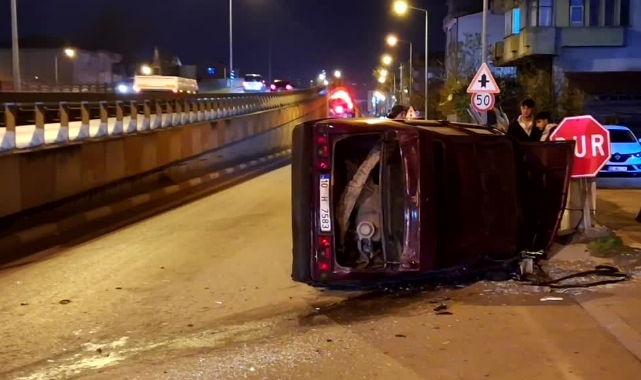 Otomobil Devrildi, Sürücüsü Kaza Yerini Terk Etti