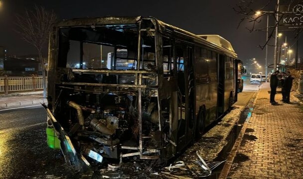 Özel Halk Otobüsü Yandı