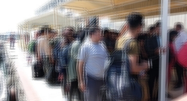 Şüpheli Taksi Düzensiz Göçmenleri Yakalattı