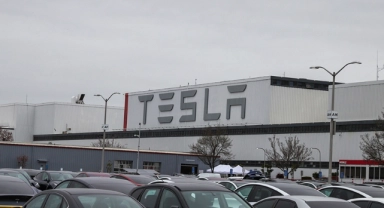 Tesla Fabrikasında "Arızalı Robot" Saldırısı