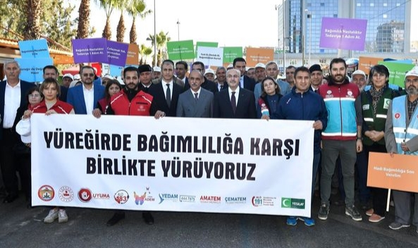 Vali Köşger, Bağımlılıkla Mücadele İçin Yürüdü
