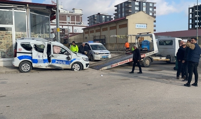 Yolcu Otobüsü Polis Aracıyla Çarpıştı